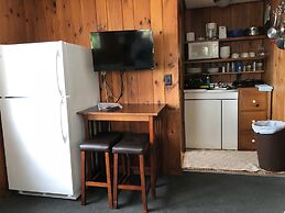 Lakeview House & Cottages