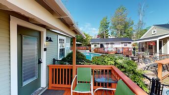 Lakeview House & Cottages