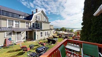 Lakeview House & Cottages