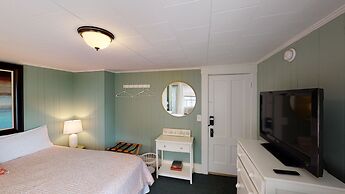 Lakeview House & Cottages