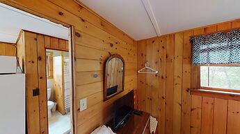 Lakeview House & Cottages