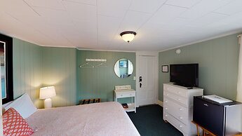 Lakeview House & Cottages