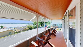 Lakeview House & Cottages