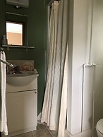 Lakeview House & Cottages