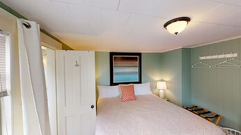 Lakeview House & Cottages