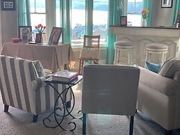 Lakeview House & Cottages
