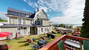 Lakeview House & Cottages