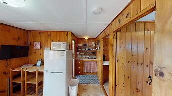 Lakeview House & Cottages