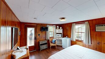 Lakeview House & Cottages