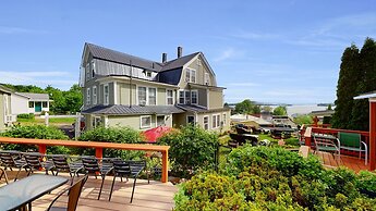 Lakeview House & Cottages