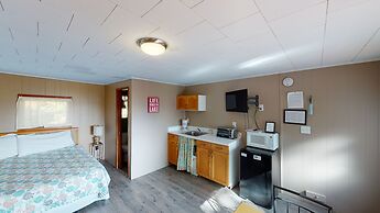 Lakeview House & Cottages