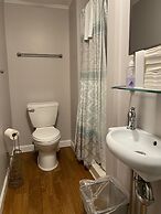 Lakeview House & Cottages