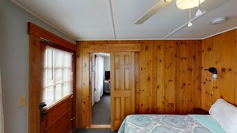 Lakeview House & Cottages