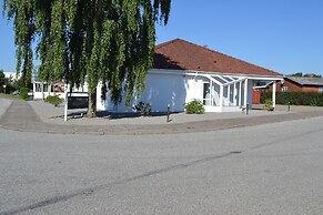 Dolphin Hotel Annex
