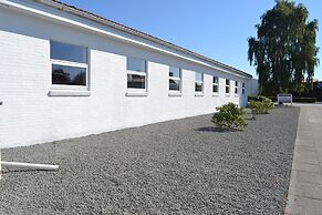 Dolphin Hotel Annex