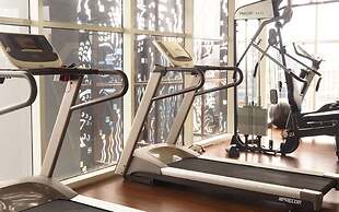 Aston Bellevue Radio Dalam