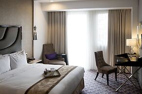 Aston Bellevue Radio Dalam