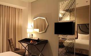 Aston Bellevue Radio Dalam