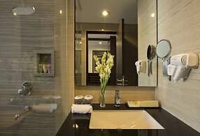 Aston Bellevue Radio Dalam