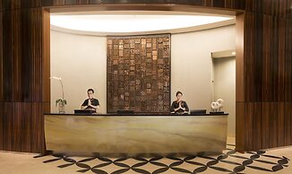 Aston Bellevue Radio Dalam