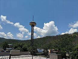 Country Inn & Suites by Radisson, Gatlinburg, TN