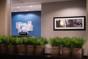 Holiday Inn Express & Suites Bakersfield Airport by IHG