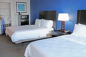 Holiday Inn Express & Suites Bakersfield Airport by IHG