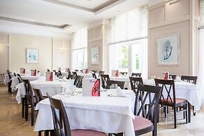 Grupotel Macarella Suites & Spa