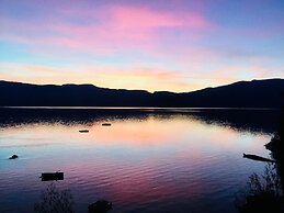 The Tuwanek Hotel and Spa