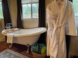 The Tuwanek Hotel and Spa