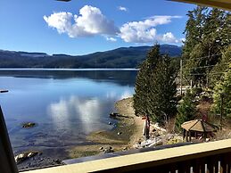 The Tuwanek Hotel and Spa