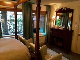 The Tuwanek Hotel and Spa