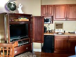 The Tuwanek Hotel and Spa