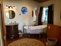 The Tuwanek Hotel and Spa