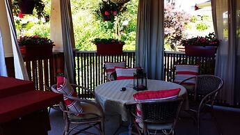 The Tuwanek Hotel and Spa