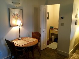 The Tuwanek Hotel and Spa