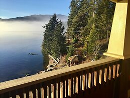 The Tuwanek Hotel and Spa