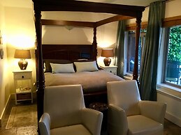 The Tuwanek Hotel and Spa