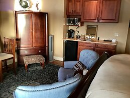 The Tuwanek Hotel and Spa