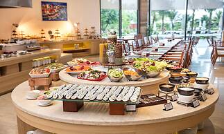 Cam Ranh Riviera Beach Resort & Spa