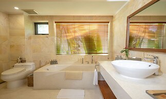 Cam Ranh Riviera Beach Resort & Spa