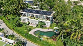 Cam Ranh Riviera Beach Resort & Spa