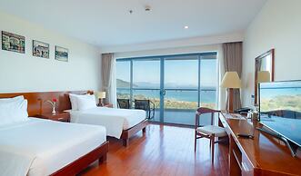 Cam Ranh Riviera Beach Resort & Spa