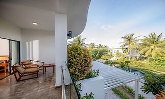 Cam Ranh Riviera Beach Resort & Spa