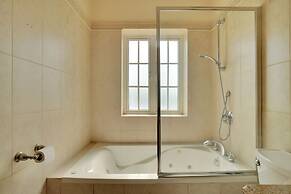 Mandela Court Grenada