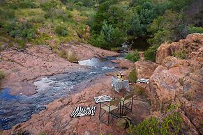 Zebras Crossing Lodge