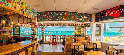 Chescos Hostel & Hotel