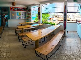 Chescos Hostel & Hotel