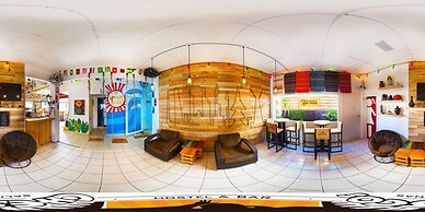 Chescos Hostel & Hotel