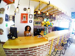 Chescos Hostel & Hotel